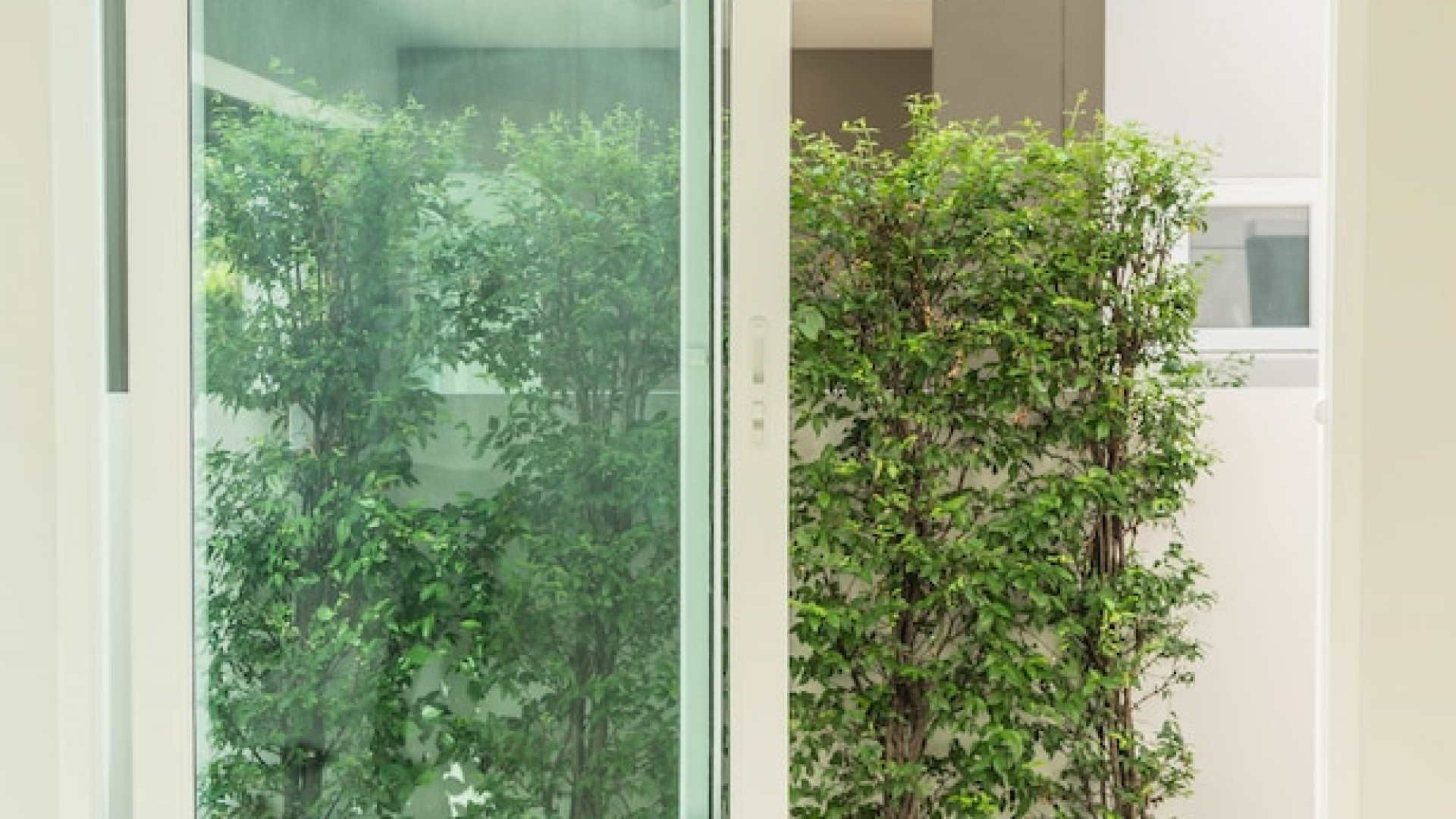 Fenêtres coulissantes ou battantes : quelle ouverture pour quel usage ?