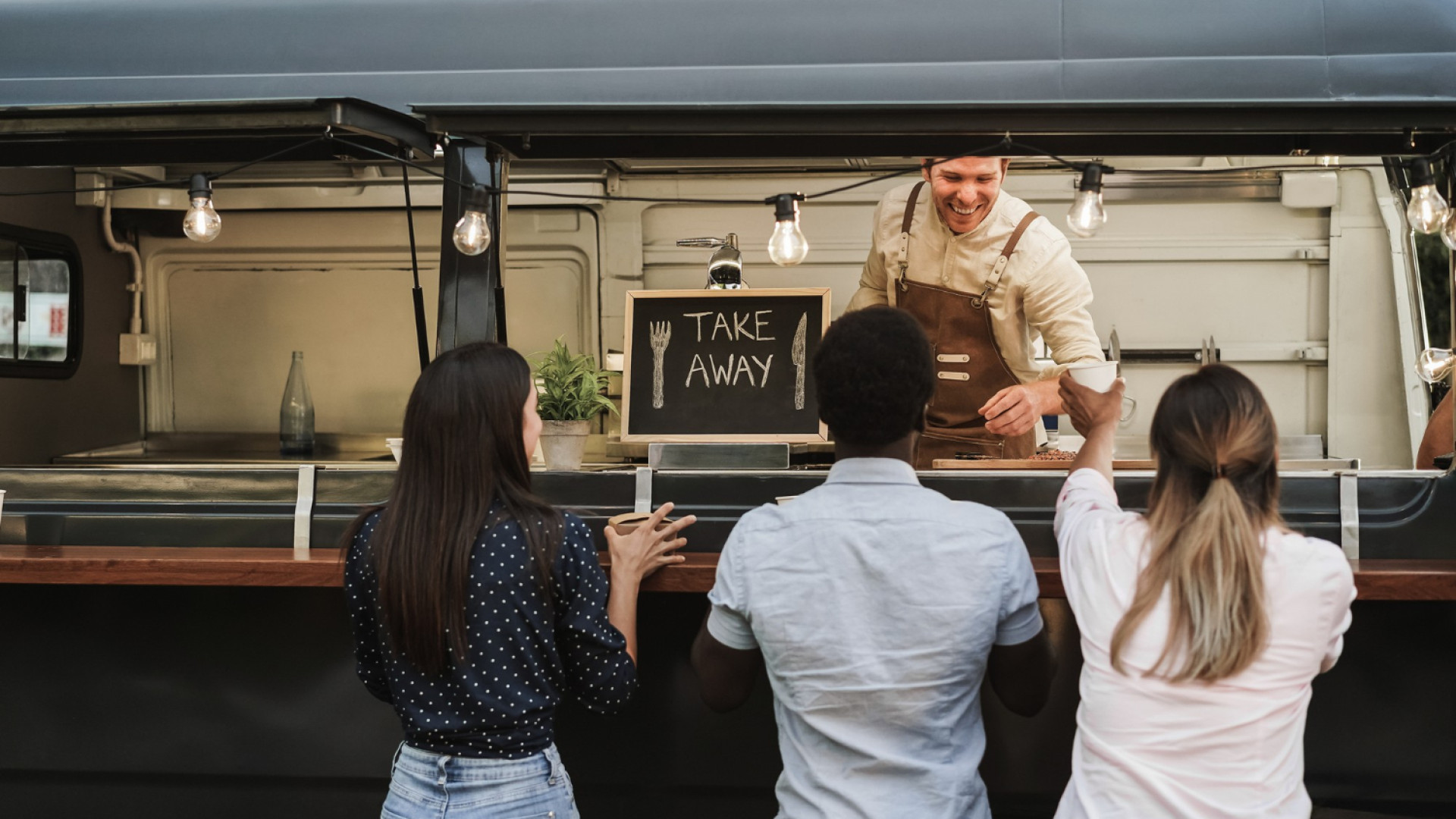 Les avantages de faire fabriquer son food truck sur mesure